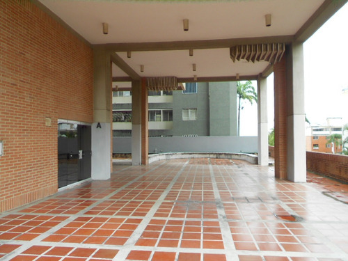 Vendo En Los Samanes Pent House 270 M2, 4 Hab/ 4 Baños/ 3 Ptos.
