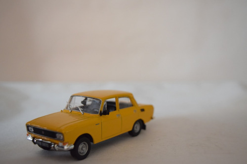 Moskvitch 2140 Amarillo Ixo 1/43 C/caja (Usado)