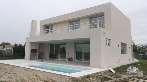 Imagen 2 de 13 de Casa En Venta Al Lago En El Canton!