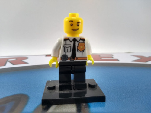 Boneco Lego Policial
