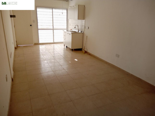Ph En Venta Parque Chacabuco A La Calle Con Renta