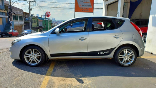 Imagem 4 de 13 de I30 Manual 2.0 Gls - Ano 2012 - Gasolina - Prata - Baixa Km