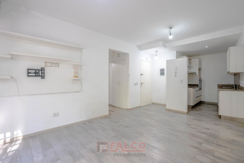 Yerbal 1800 Y Boyaca - Dpto - 2 Ambientes - Jardin C/parrilla