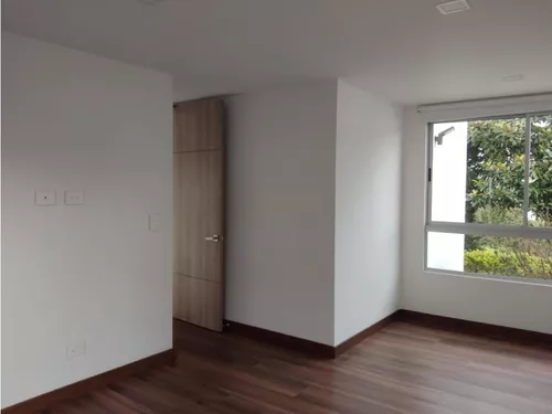 Rhbr-12357 (casa) 2 Niveles (el Retiro, Circunvalar)