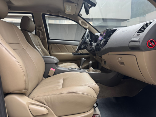 Toyota Hilux SW4 3.0 Srv 5l 4x4 Aut. 5p