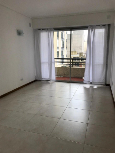 Imagen 1 de 12 de Venta 3 Ambientes Con Balcon - Zona Centro