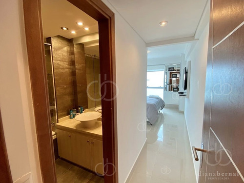 Imagen 24 de 30 de Venta De Apartamento De 2 Dormitorios En Edificio Miami Boulevard Punta Del Este