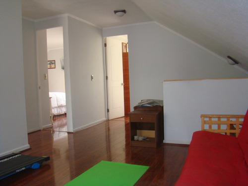 Linda Casa Excelente Estado De Mantencion Condominio 5d Y 3b