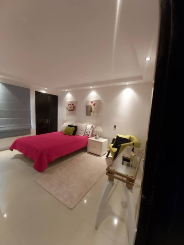 Imagen 13 de 25 de Vendo Espectacular Townhouse Totalmente Amoblado Bonaventure Home Mañongo Naguanagua Totalmente Amoblado Y Equipado
