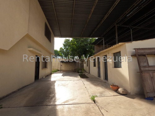 Maritza Lucena Tiene Esta Casa Para Uso Comercial En Alquiler En Avenida Venezuela Barquisimeto, Cerca Al Sambil, Amplios Espacios, Ideal Para Oficina, Zona De Alto Tráfico, Ideal Para Negocios.