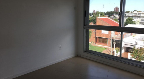 Imagen 5 de 11 de Alquiler Y Venta De Apto Con Vista Al Rio