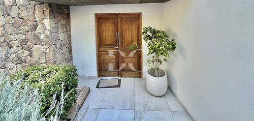Casa Impecable En Venta De 4dorm La Reserva Chicureo Colina