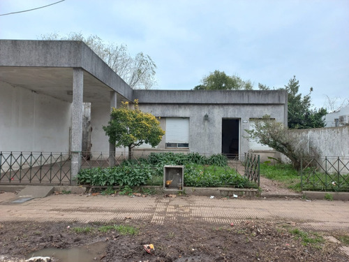 Casa Con Dos Habitaciones Y Quincho En Venta, General Las Heras