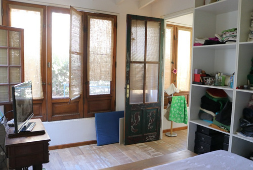 Dueño Vende Casa Ph Al Frente En Olivos - Con Patio, Terraza Y Parrilla.