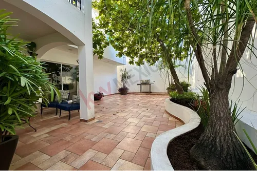 Elegancia Y Comodidad En Lomas Del Bosque