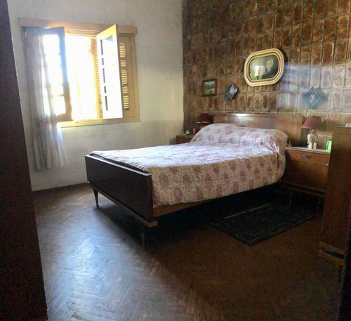 Ortiz De Zarate Y Fco Pla. Casa De 2 Dorm Y Garaje Camión