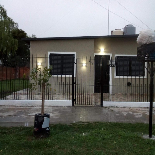 Casa En Venta - 2 Dormitorios 1 Baño - Ezeiza
