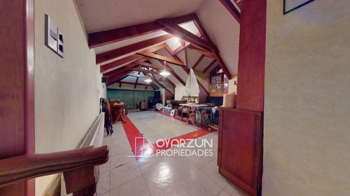 Casa 4 Dormitorios 3 Baños 6 Estac. Con Terreno De 1.334 M²