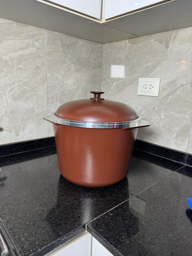Olla Pucherona Doña Tina 14l Antiadherente Con Tapa Marrón