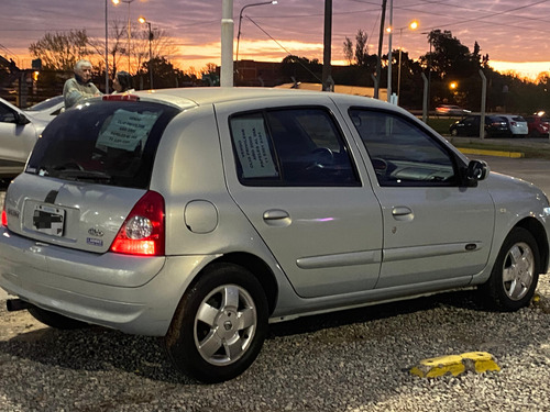 Renault Clio 1.6 Privilege 4 p