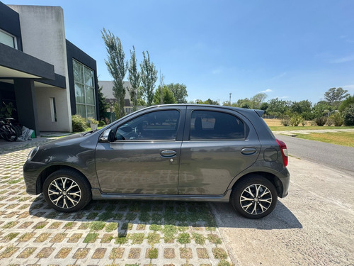 Toyota Etios XLS 1.5