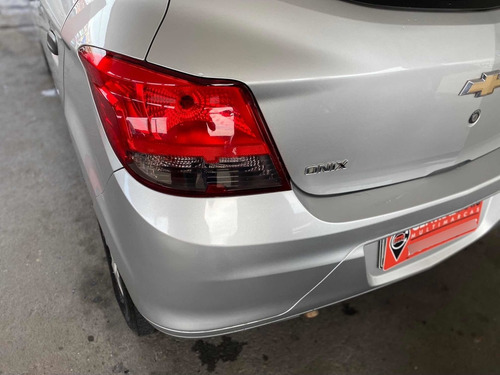 Imagem 9 de 20 de Chevrolet Onix 2019 1.0 Joy 5p
