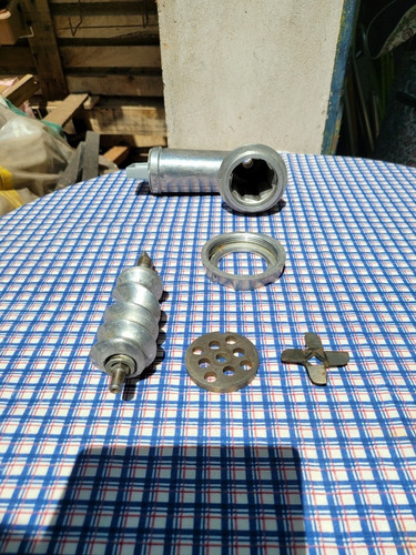 Imagen 4 de 6 de Picadora De Carne Accesorio Kenwood Industria Argentina.