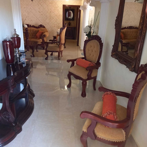 Imagen 4 de 10 de Hermosa Casa Por La Jacobo Majluta
