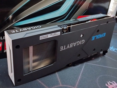 Placa De Vídeo Gigabyte Radeon Rx 6600 Eagle Amd, 8gb Gddr6 (Usado)