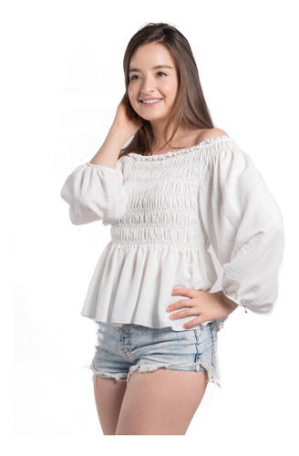 Imagen 1 de 2 de Blusa Manga Larga Con Smock En Hombro Y Pecho