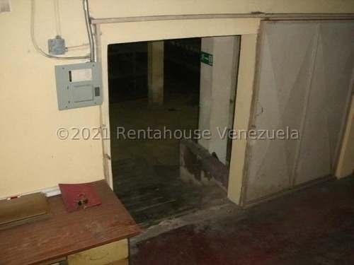 Imagen 4 de 14 de Ramiro E. Ruiz Vende Local Los Chaguaramos Mls #21-25004