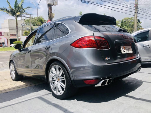 Porsche Cayenne V8