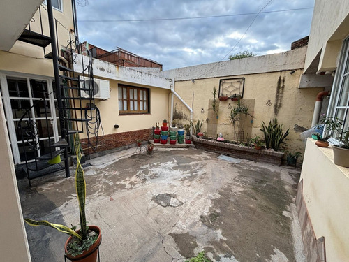 Venta Casa 2 Plantas - B°920vv. - Catamarca