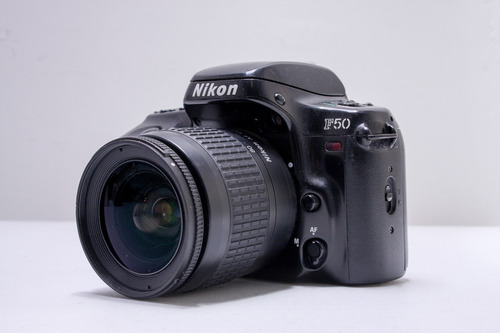 Nikon F-50 + Lente 28-80 F3.3-5.6 (usa Filme)