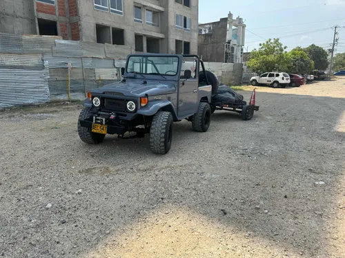 Toyota Macho Carpado Land Cruiser Fj40