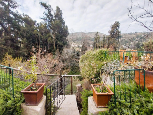 Estilo Colonial Con Gran Terreno Y Lindas Vistas