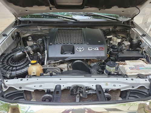 Imagen 7 de 10 de Toyota Hilux 2012 3.0 Cd Sr I 171cv 4x4