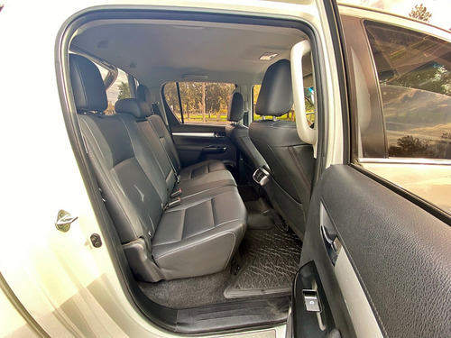 Toyota Hilux 3.0 Cd Srv Cuero 4x4 5at - A4
