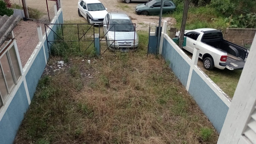 Vendo Sobrado Com 2 Dormitórios Esperando Um Terceiro