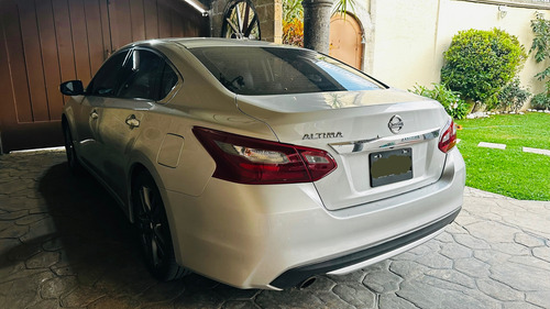Nissan Altima 2.5 Advance Navi Cvt