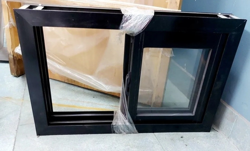 Ventana 60x40 Negra