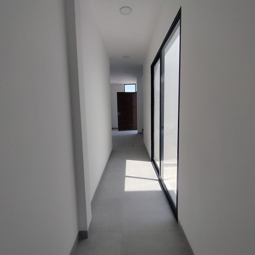 Casas En Venta En El Condado, Jardín, 3 Recamaras, Una En Pb, De Lujo !