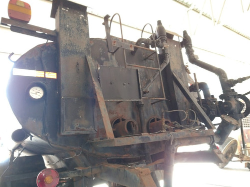 Imagem 3 de 11 de Tanque Para Caminhão De Pavimentação Piche