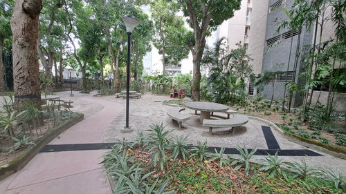 Bello Apartamento Santa Eduvigis Parte Alta 232 Mts 4h 4b 2p Estudio, Vista, Ascensor Privado, Pozo Propio Planta Electrica, Seguridad, Areas Comunes Ratzina