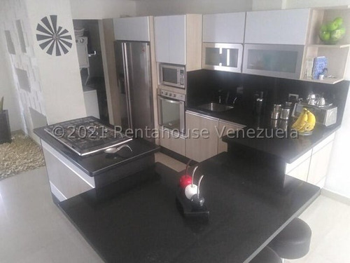 Juan Carlos González. Renta House Carabobo Vende Hermoso Townhouse Urb. Manantial Naguanagua Mls #23-30388 Rah/jcg.
