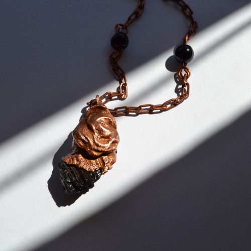 Imagen 4 de 10 de Collar Flor Con Turmalina Negra, Obsidiana Y Cobre, Cod1