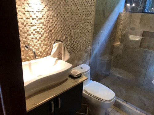 Imagen 29 de 30 de En Venta Casa De Lujo En Casa Y Campo