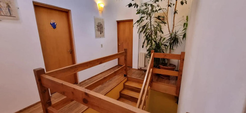 Casa En Venta - 4 Dormitorios 2 Baños - Cochera - 1.008mts2 - San Carlos De Bariloche