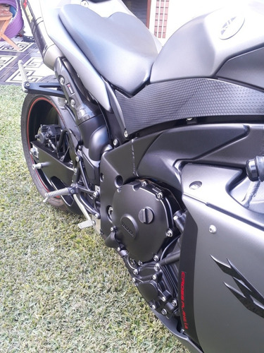 Yamaha R1