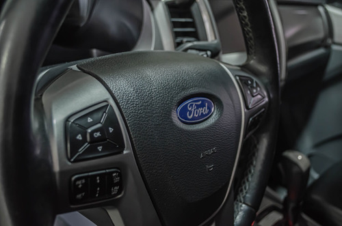 Imagen 10 de 25 de Ford Ranger Limited Automatica 4x4 2019